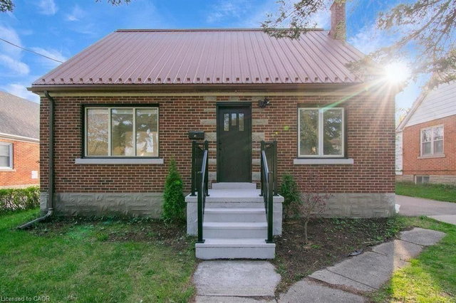 47 Ellis Crescent