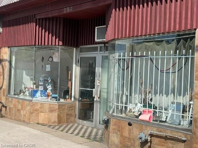 194 Kenilworth Avenue N photo 1