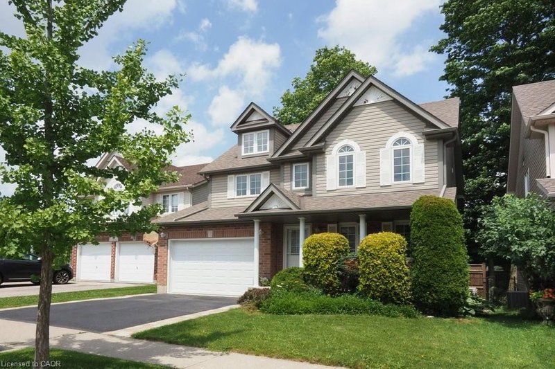 7 Ivy Lane Court