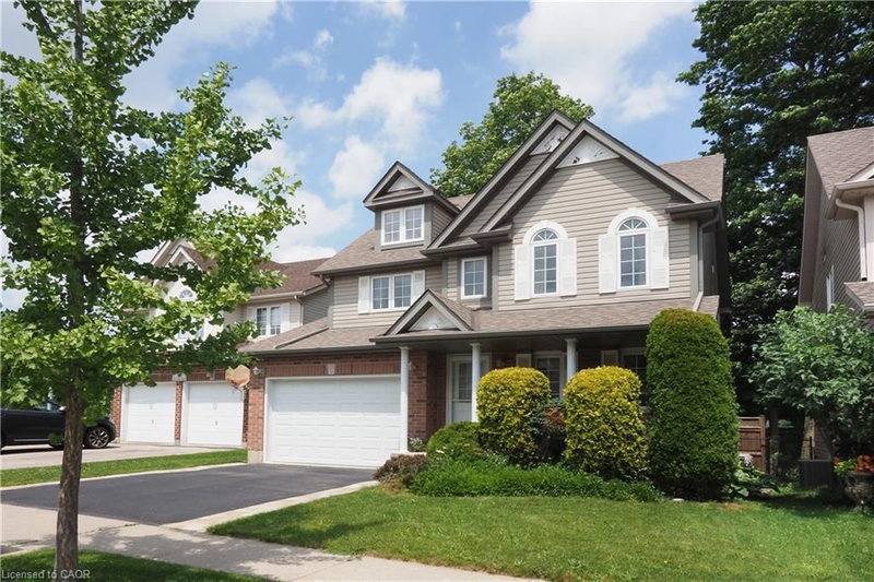 7 Ivy Lane Court