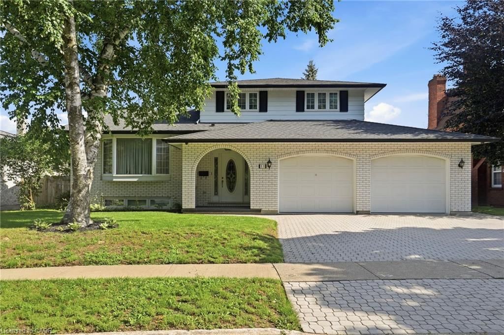 Single Family Residence sold at 11 Tanera Crescent, St. Catharines, ON, L2M 7J7 - Carlton/Bunting - MLS: 40843654