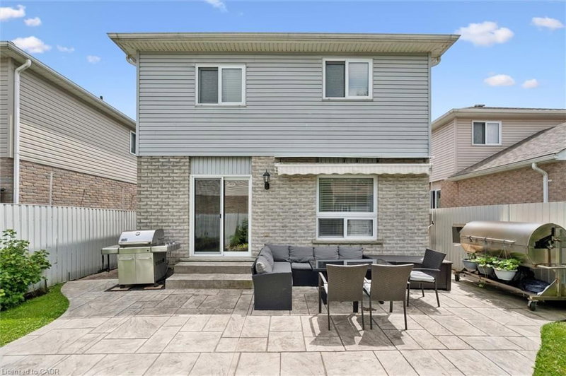 127 Everglade Crescent