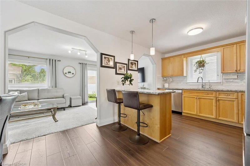 127 Everglade Crescent