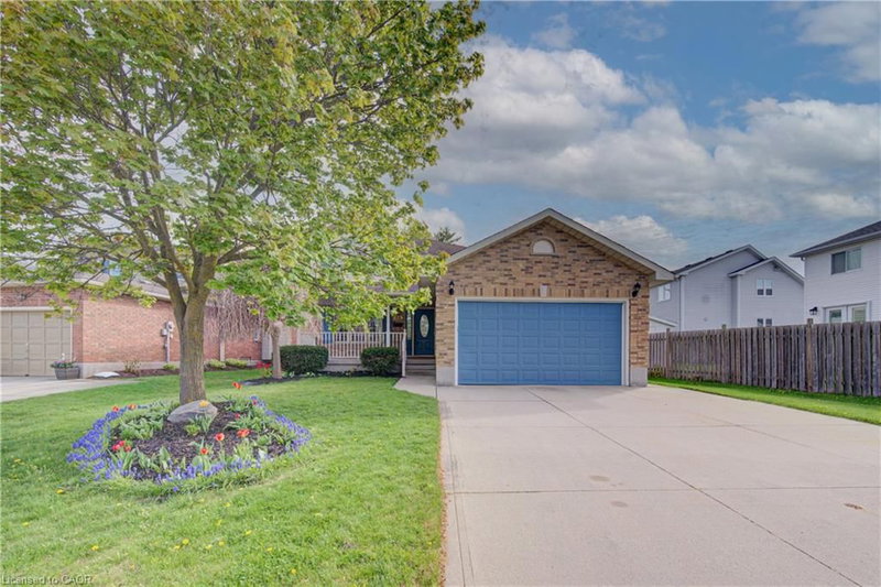 225 Dartmoor Crescent