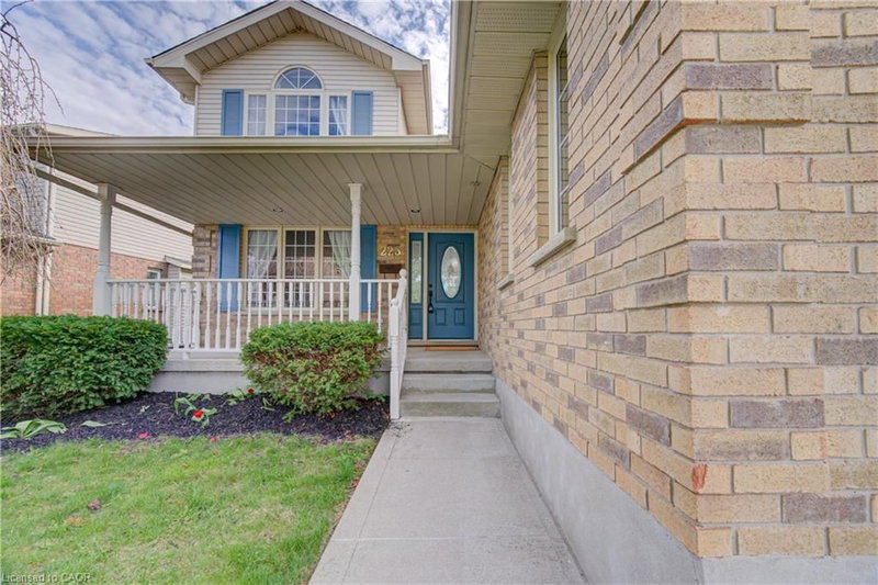 225 Dartmoor Crescent