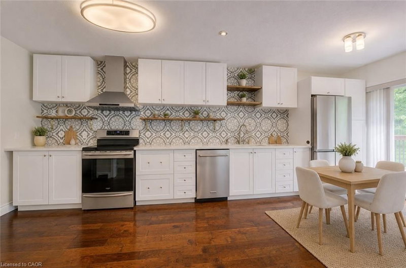 569 Violet Street photo 5