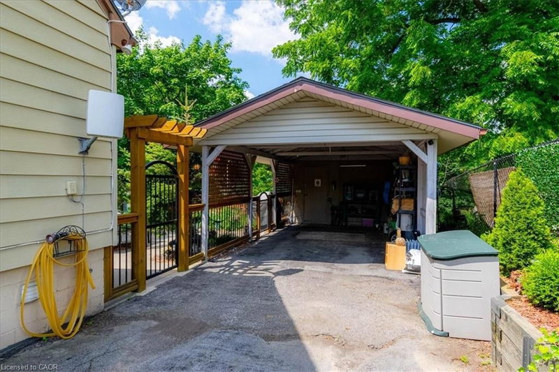554 Bank Street N photo 5