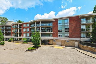 312 - 125 Wilson Street W