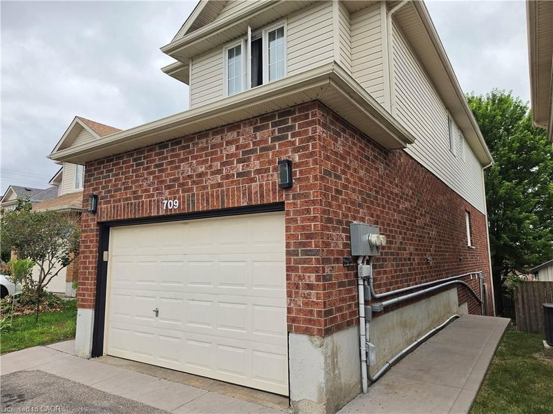 709 Windflower Crescent