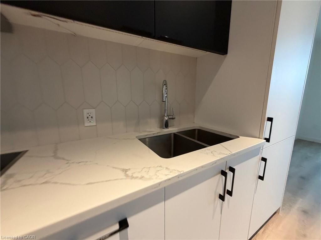 301-741 King Street, Kitchener, view 15