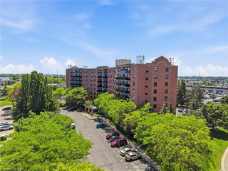 716 - 9 Bonheur Court