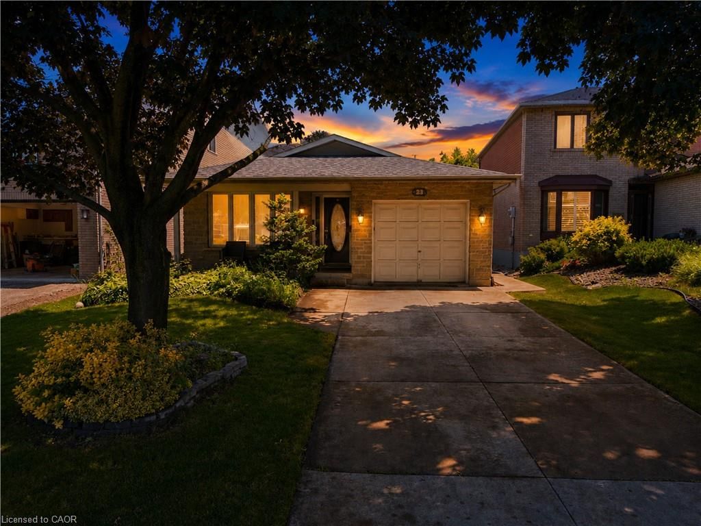 Single Family Residence for sale at 23 Millpond Place, Hamilton, ON, L8W 2W7 - Randall/Eleanor - MLS: 40844250