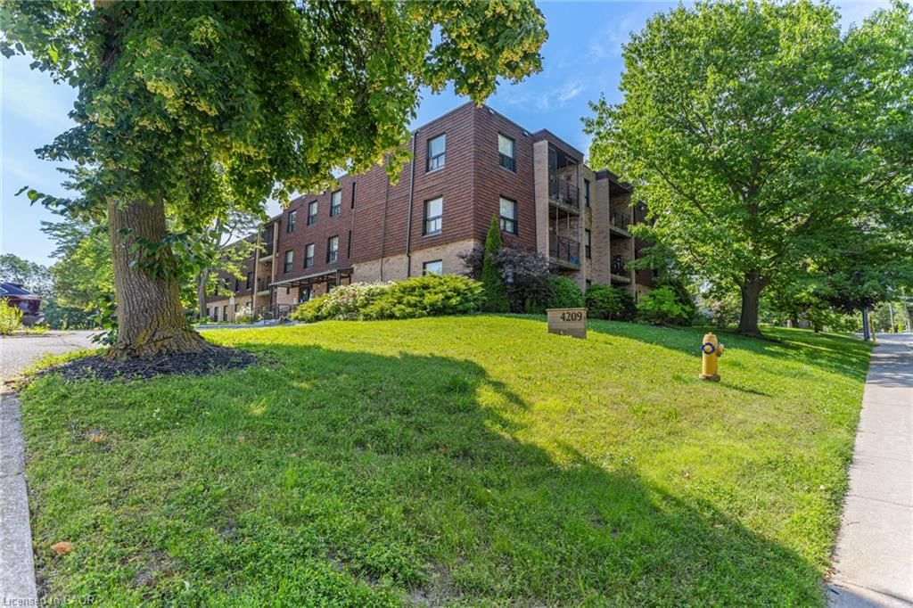 Condo/Apt Unit sold at 211-4209 Hixon Street, Beamsville, ON, L3J 0K2 - Beamsville - MLS: 40844276