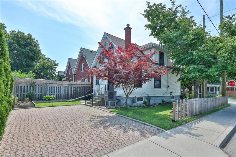 487 Dunsmure Road photo 4