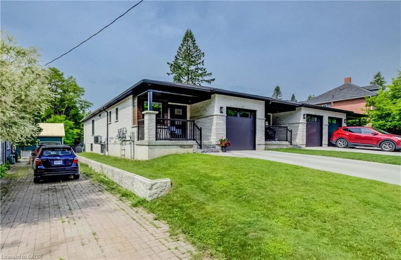 247 Fergus Street N