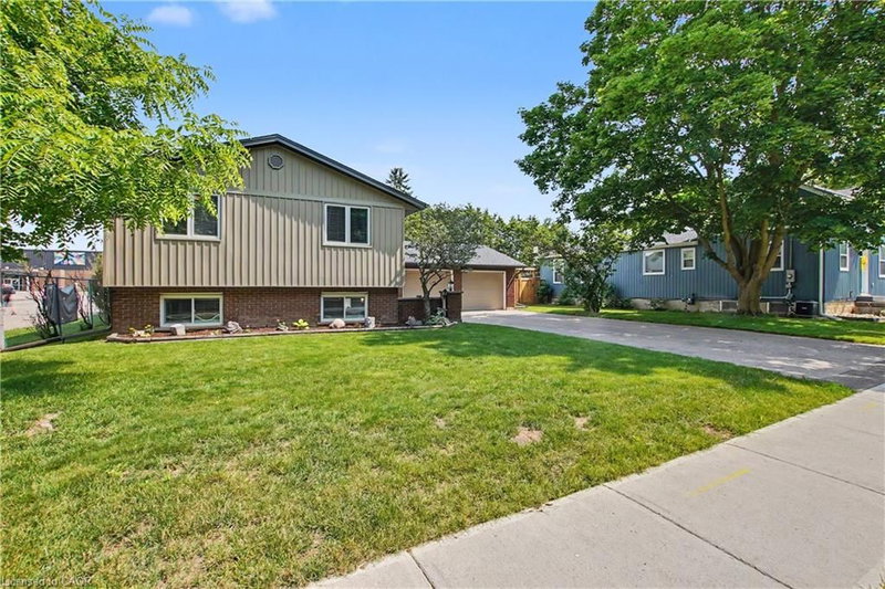 1045 Queen's Bush Road