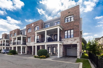 29 - 219 Dundas Street E