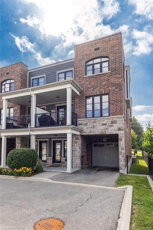 29 - 219 Dundas Street E