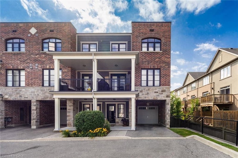 29 - 219 Dundas Street E