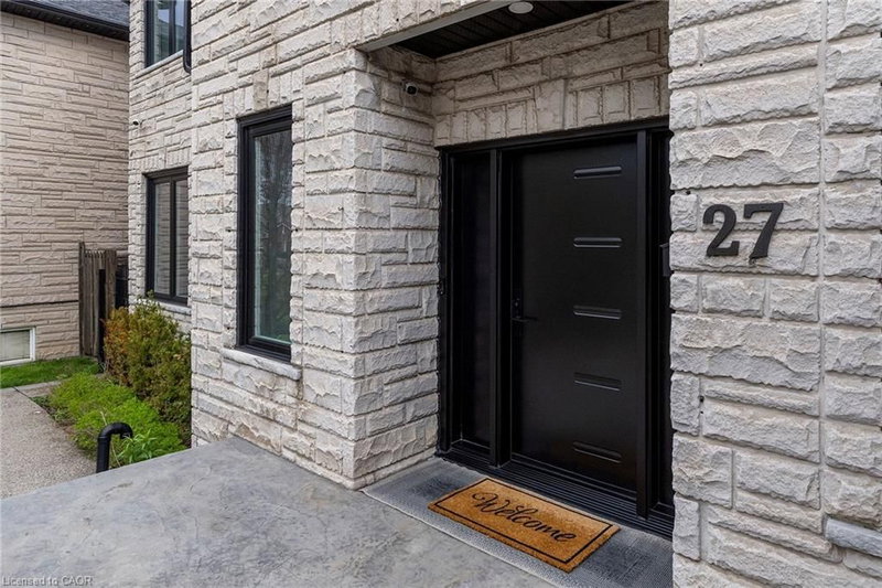 27 Elodia Court