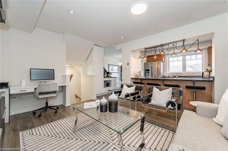 8 Stratus Street