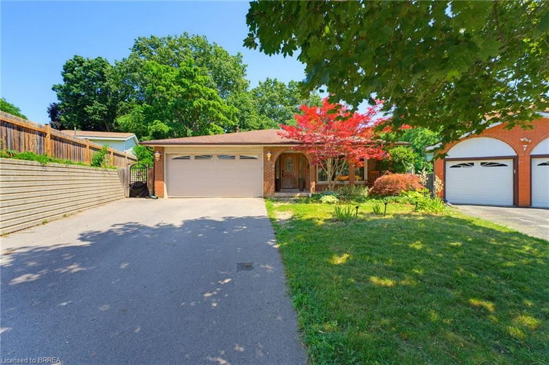 5 Keeler Place, Brantford, Ontario