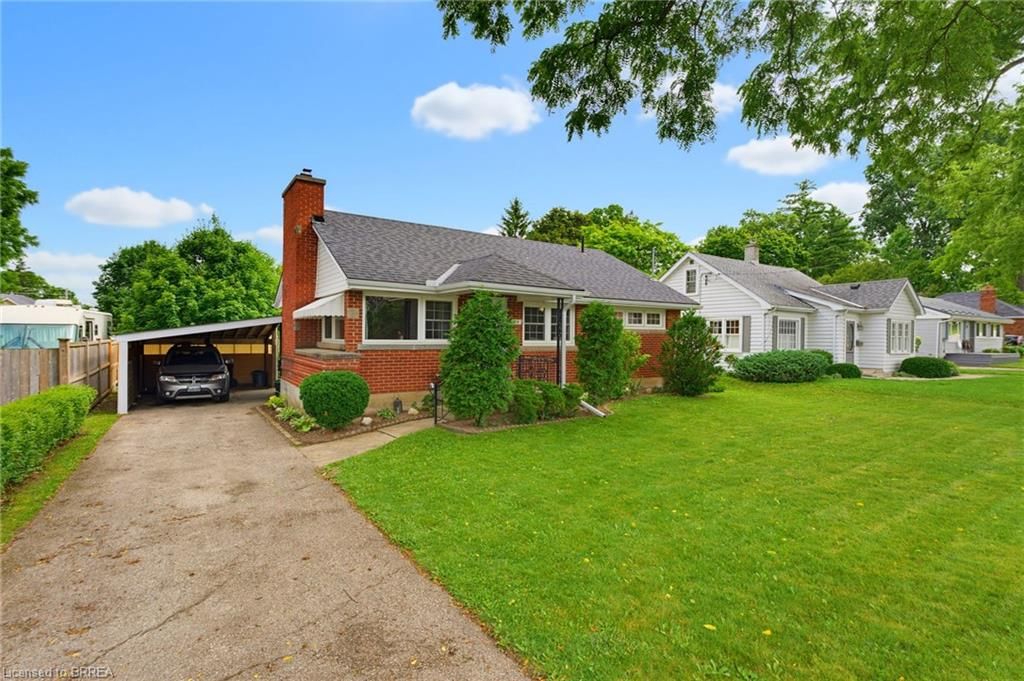 Single Family Residence sold at 84 Dundas Street, Paris, ON, N3L 1G5 - Victoria Park - MLS: 40844763