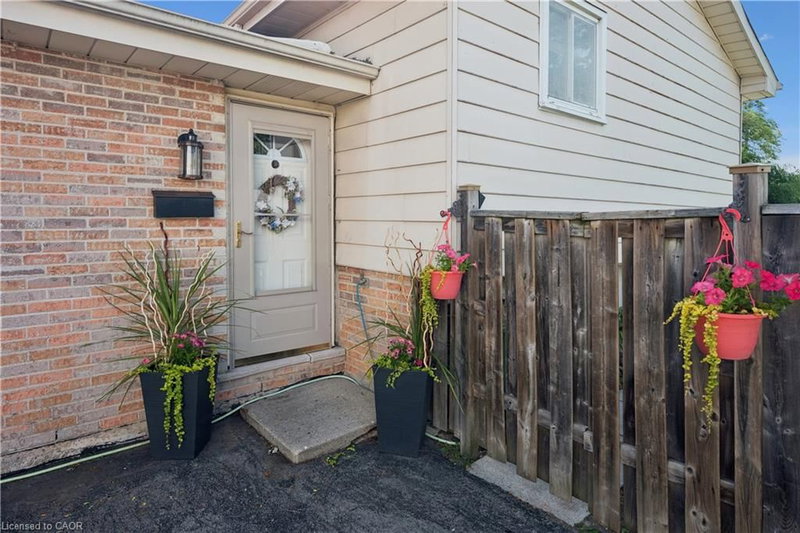 45 Hopewell Crescent