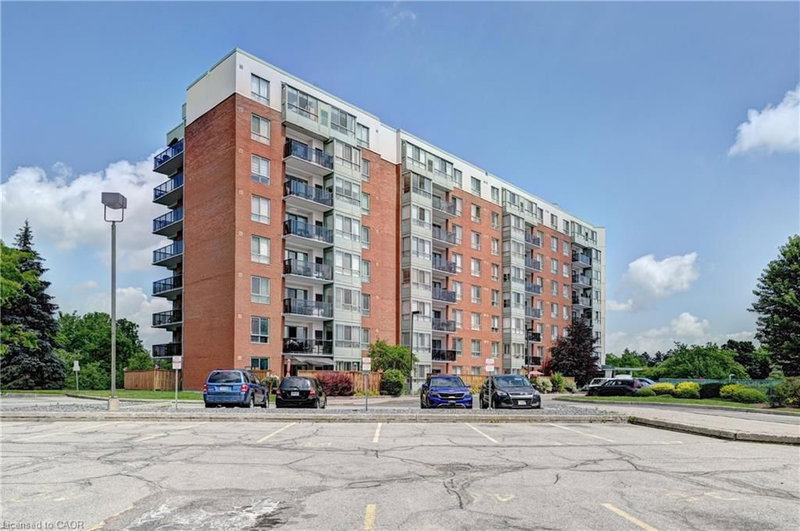 305 - 30 Blue Springs Drive