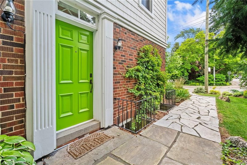 88 Rothsay Avenue