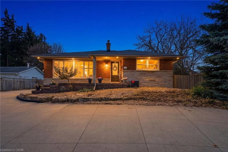 473 Mohawk Road W