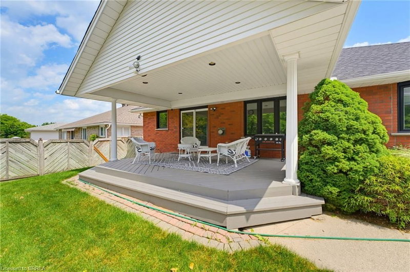 12 Macbride Court photo 5