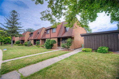 21 - 112 Kingswood Drive