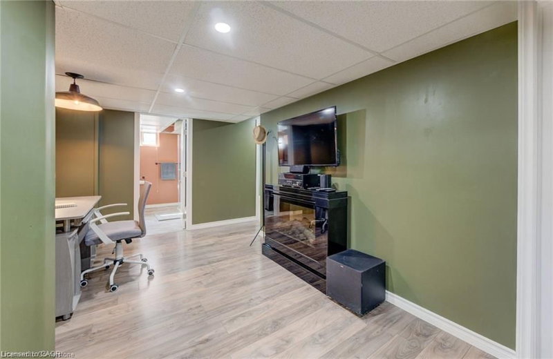 13 Lowell Street S photo 4