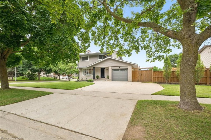 257 Laurentian Drive