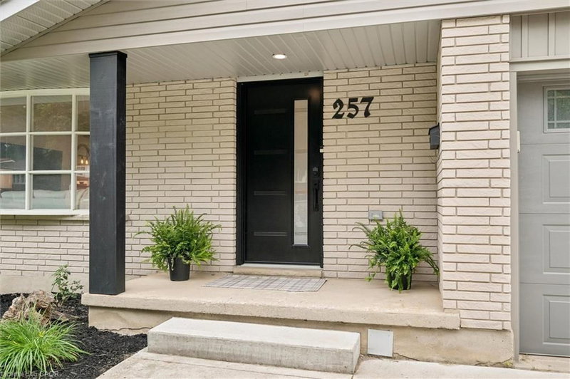 257 Laurentian Drive