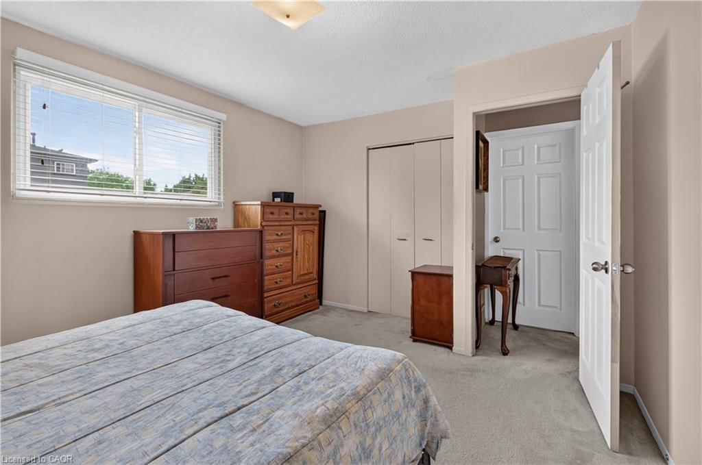 Single Family Residence for sale at 28 Boston Crescent, Hamilton, ON, L8T 4N2 - Berrisfield - MLS: 40845341