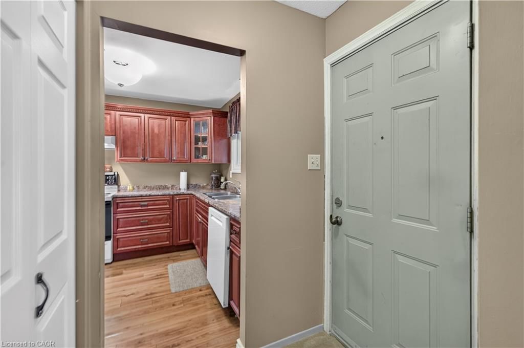 Single Family Residence for sale at 28 Boston Crescent, Hamilton, ON, L8T 4N2 - Berrisfield - MLS: 40845341