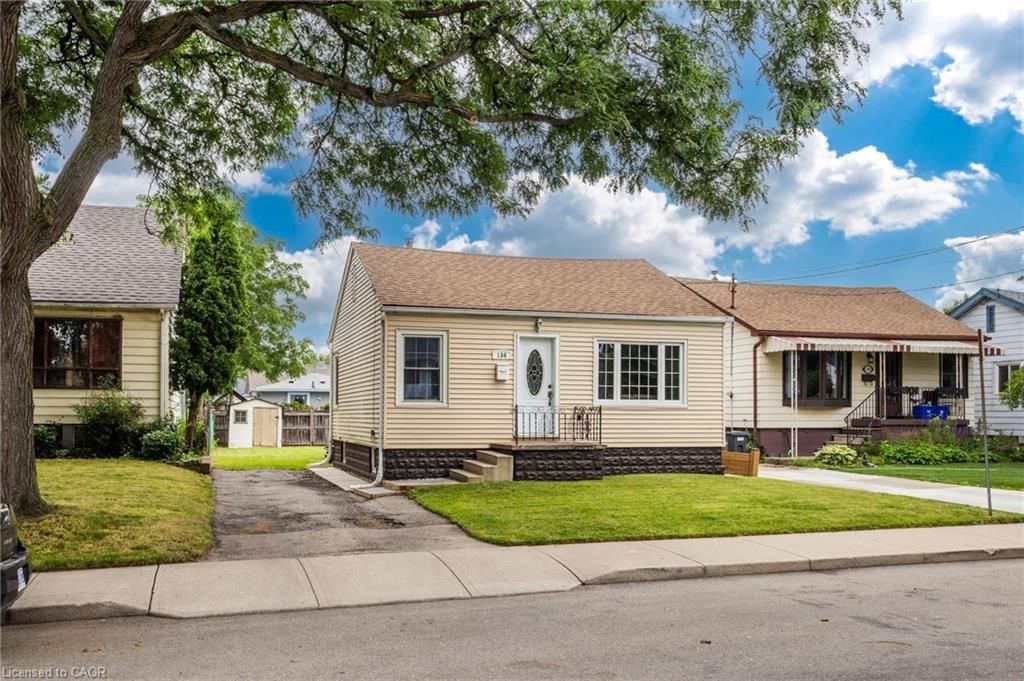 Single Family Residence for sale at 134 Selkirk Avenue, Hamilton, ON, L8H 5M2 - Normanhurst - MLS: 40845466