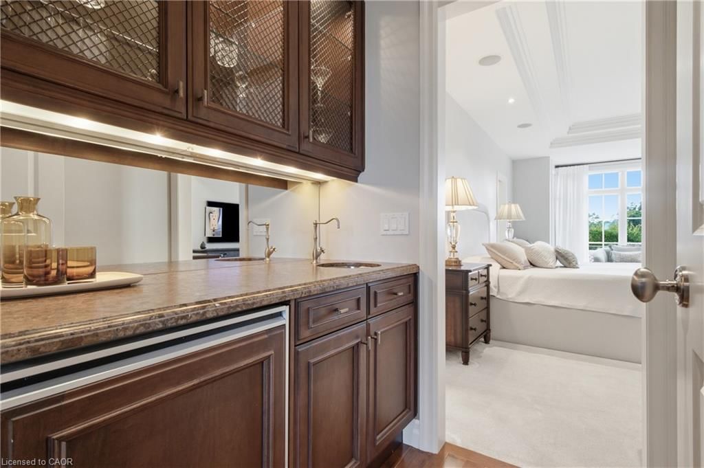 28 Deer Ridge Crescent, Kitchener, view 16