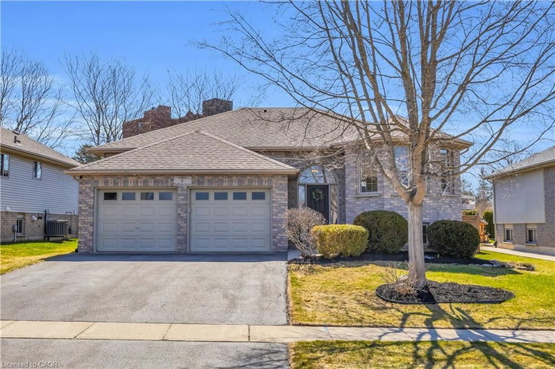 5 Bradbury Crescent