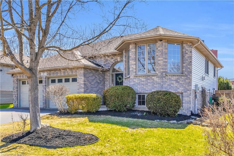 5 Bradbury Crescent