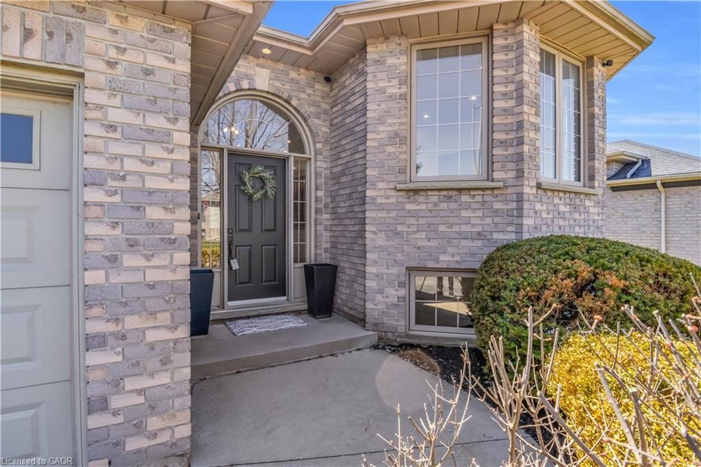 5 Bradbury Crescent — photo 4