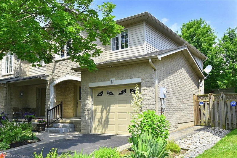 121 Foxborough Drive