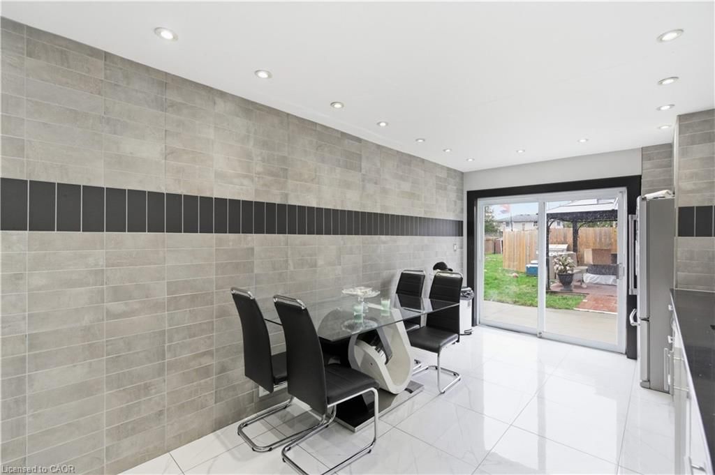 916 Stone Church Road, Hamilton, view 12