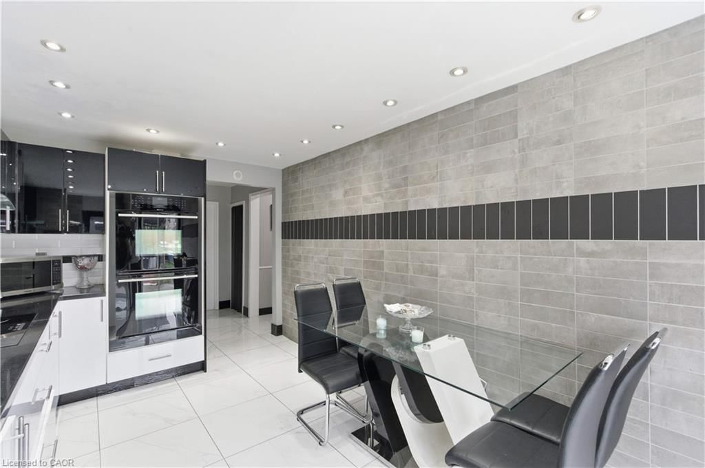 916 Stone Church Road, Hamilton, view 14