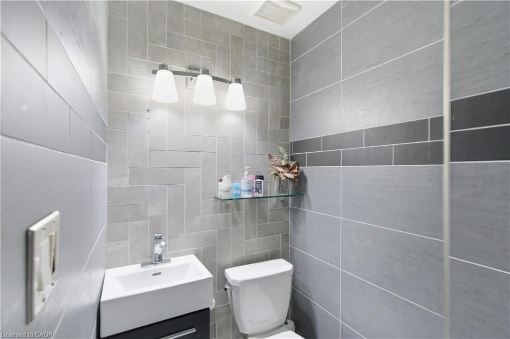 916 Stone Church Road, Hamilton, view 15
