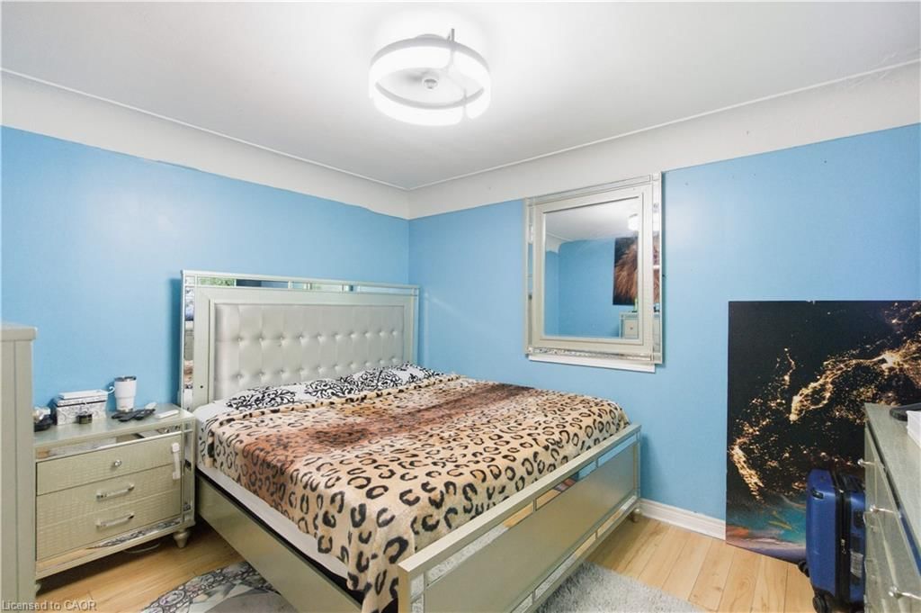 916 Stone Church Road, Hamilton, view 16
