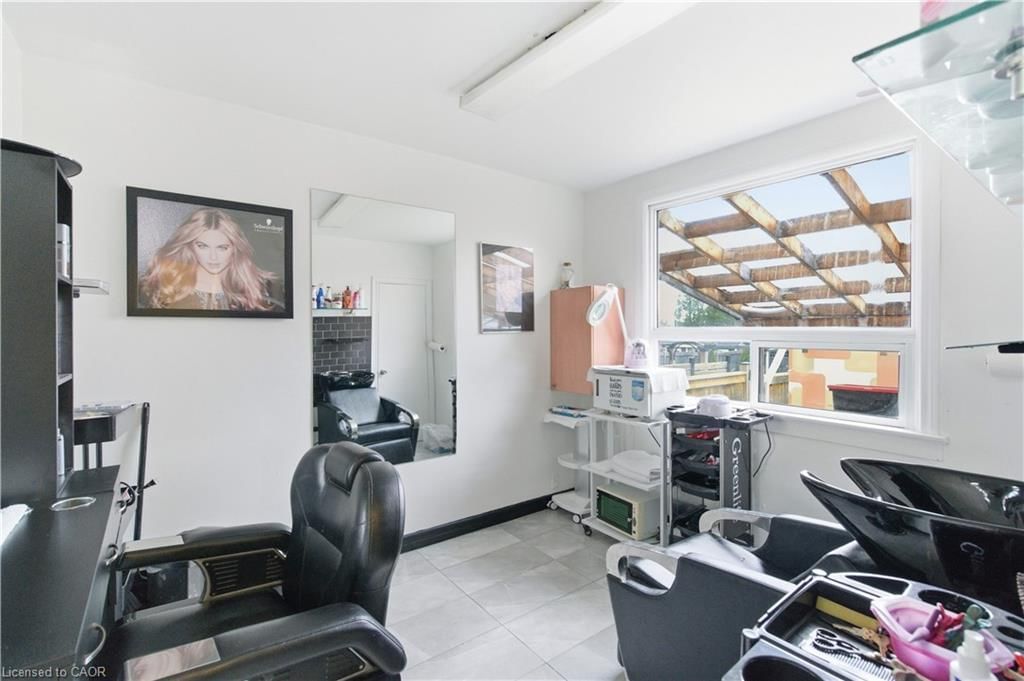 916 Stone Church Road, Hamilton, view 19