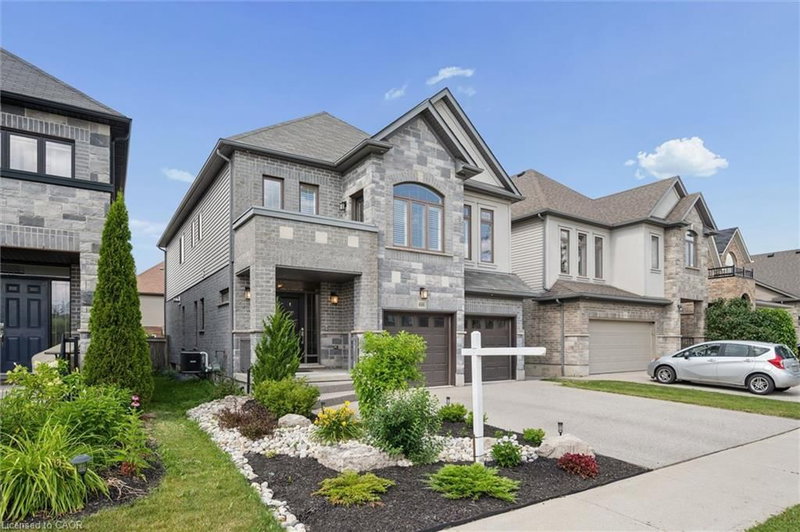 606 Pinery Trail